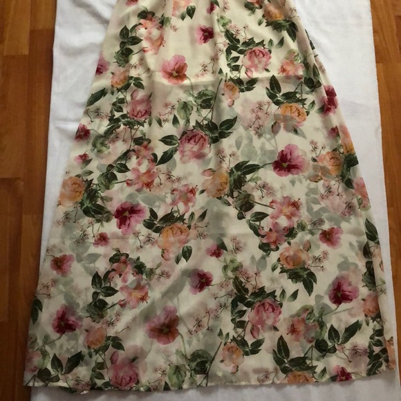 Flower Dress - Picture 4 of 5